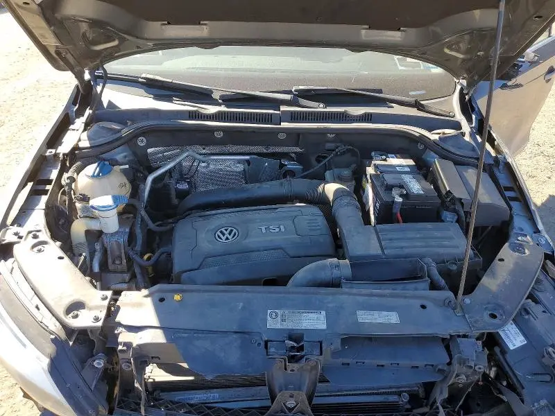 2015 VOLKSWAGEN JETTA SE  