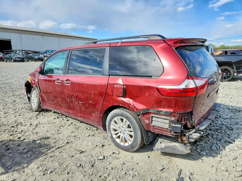 2015 TOYOTA SIENNA XLE 8-PASSENGER  