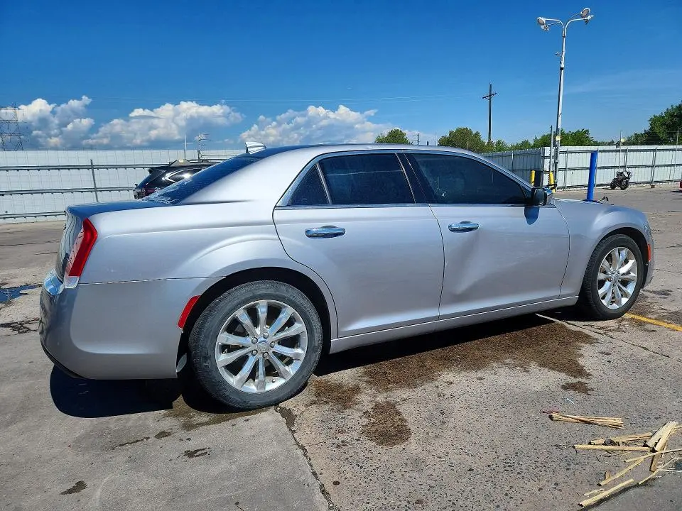 2017 CHRYSLER 300C   