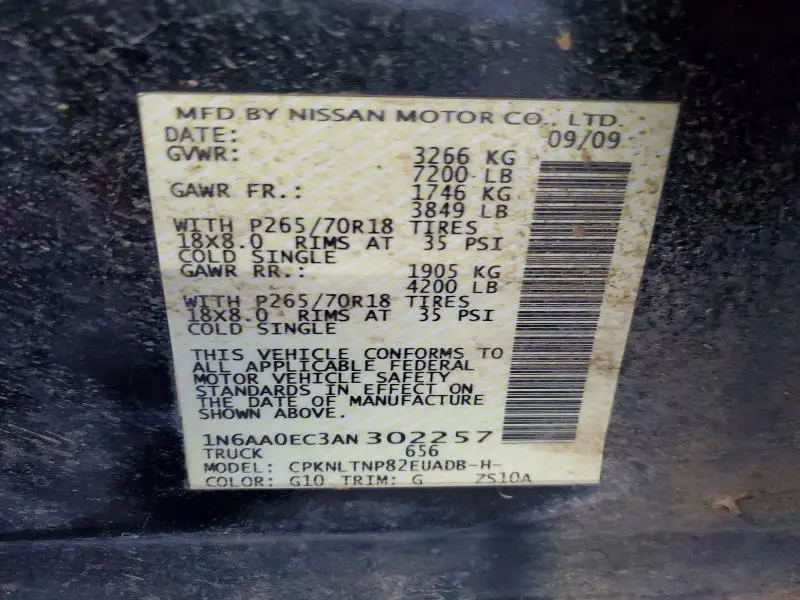 2010 NISSAN TITAN SE  