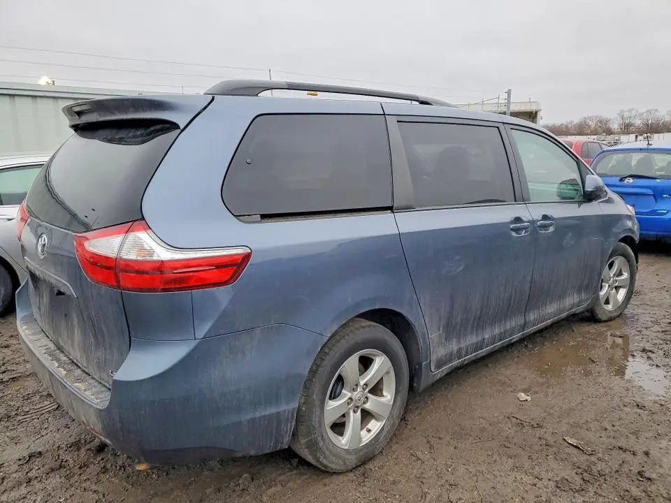 2015 TOYOTA SIENNA LE  