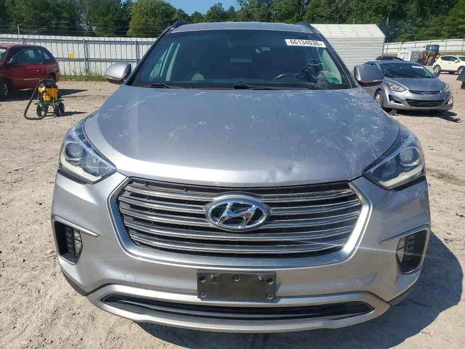 2018 HYUNDAI SANTA FE SE  
