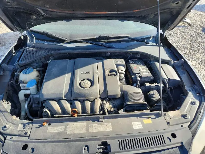 2013 VOLKSWAGEN PASSAT S  
