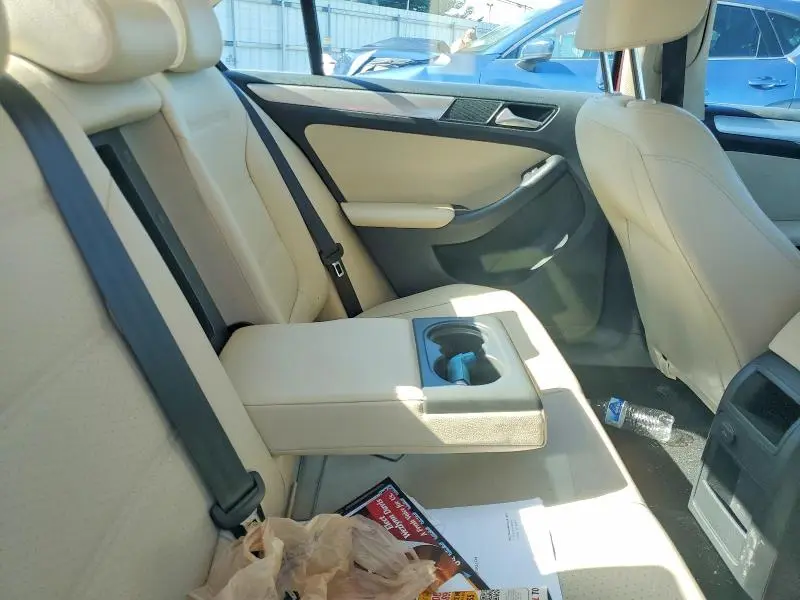 2017 VOLKSWAGEN JETTA SE  