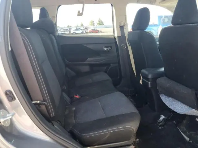 2018 MITSUBISHI OUTLANDER SE  