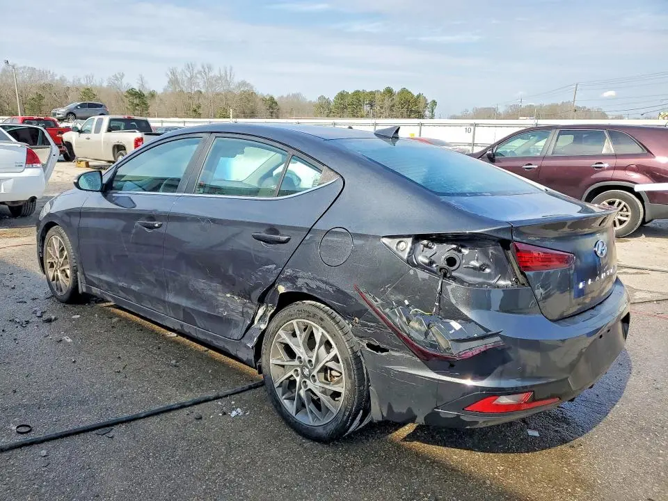 2020 HYUNDAI ELANTRA SEL  