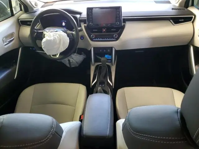 2022 TOYOTA COROLLA CROSS XLE  