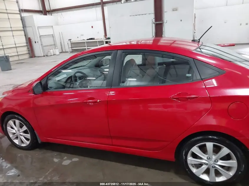 2012 HYUNDAI ACCENT GLS