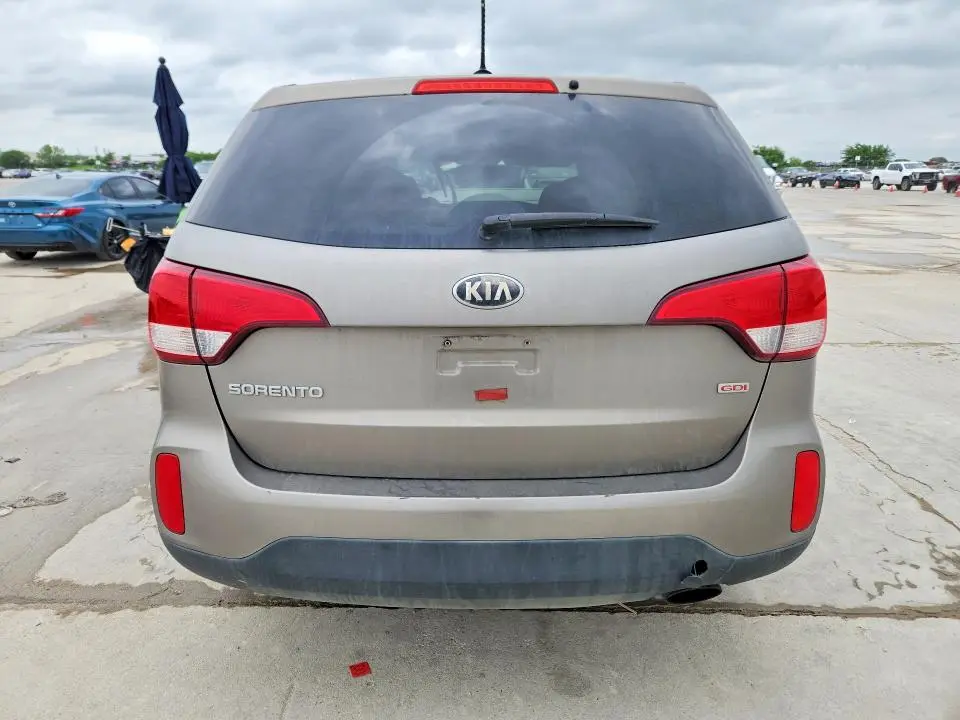 2014 KIA SORENTO LX  