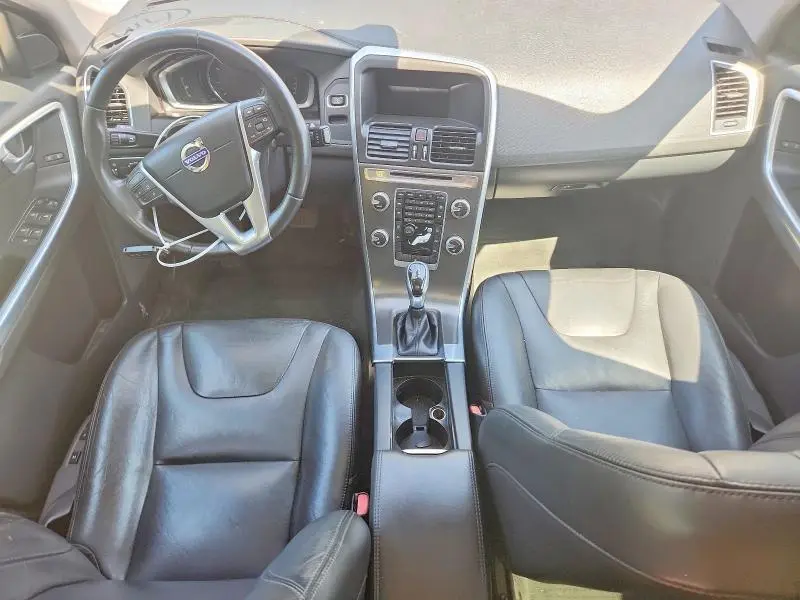 2016 VOLVO XC60 T5 PREMIER  