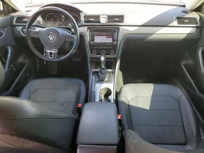 2015 VOLKSWAGEN PASSAT SE  