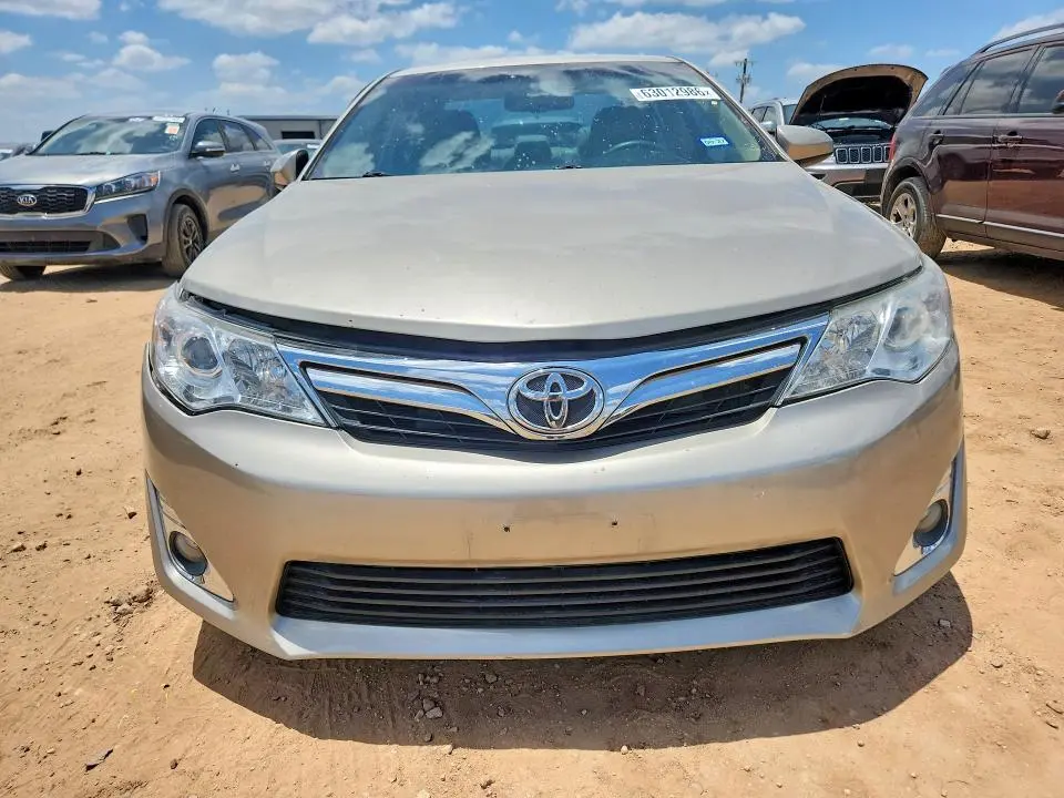 2014 TOYOTA CAMRY XLE  