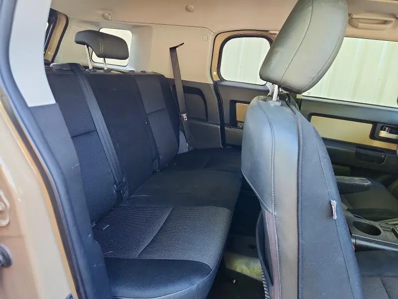 2011 TOYOTA FJ CRUISER BASE  