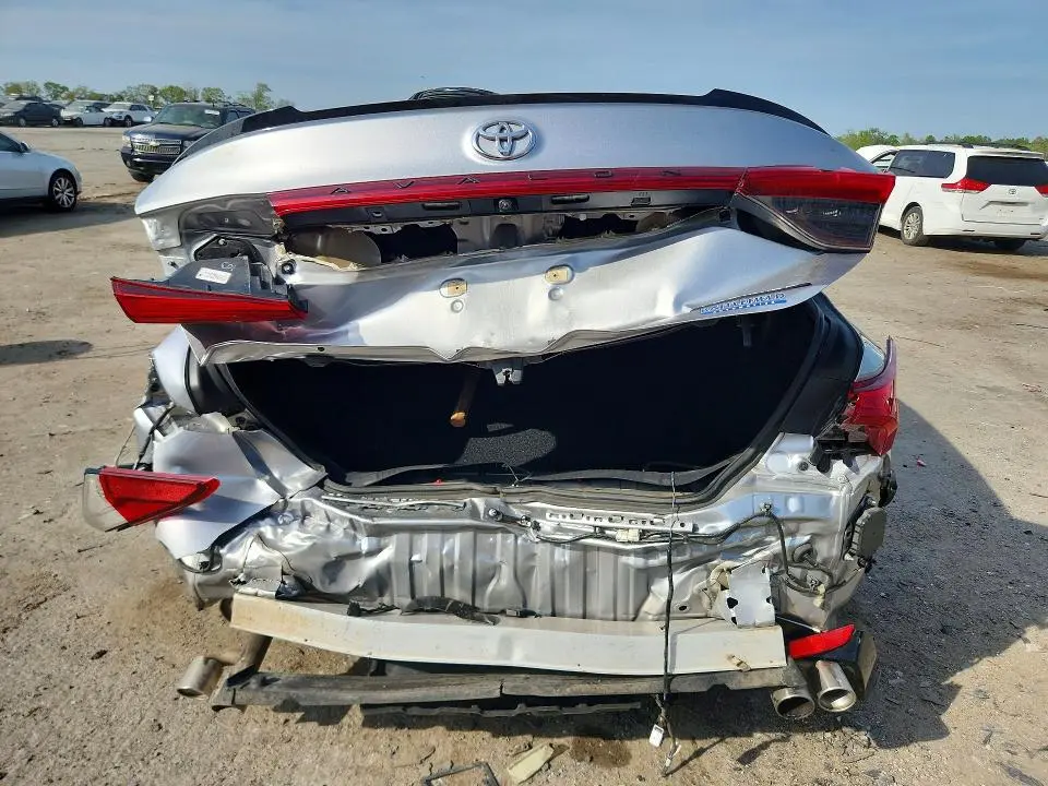 2019 TOYOTA AVALON TOURING  