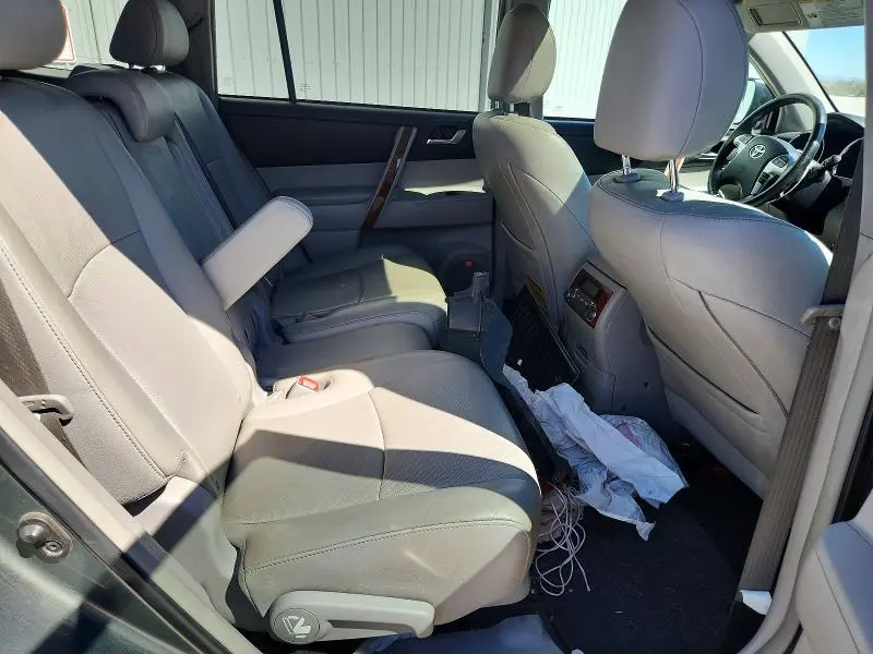 2013 TOYOTA HIGHLANDER LIMITED  