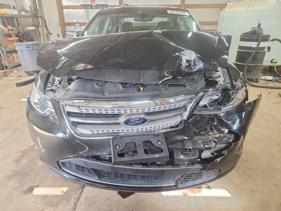 2011 FORD TAURUS LIMITED  