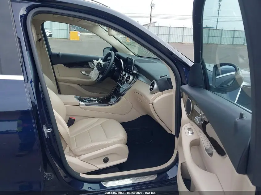 2019 MERCEDES-BENZ GLC 300  