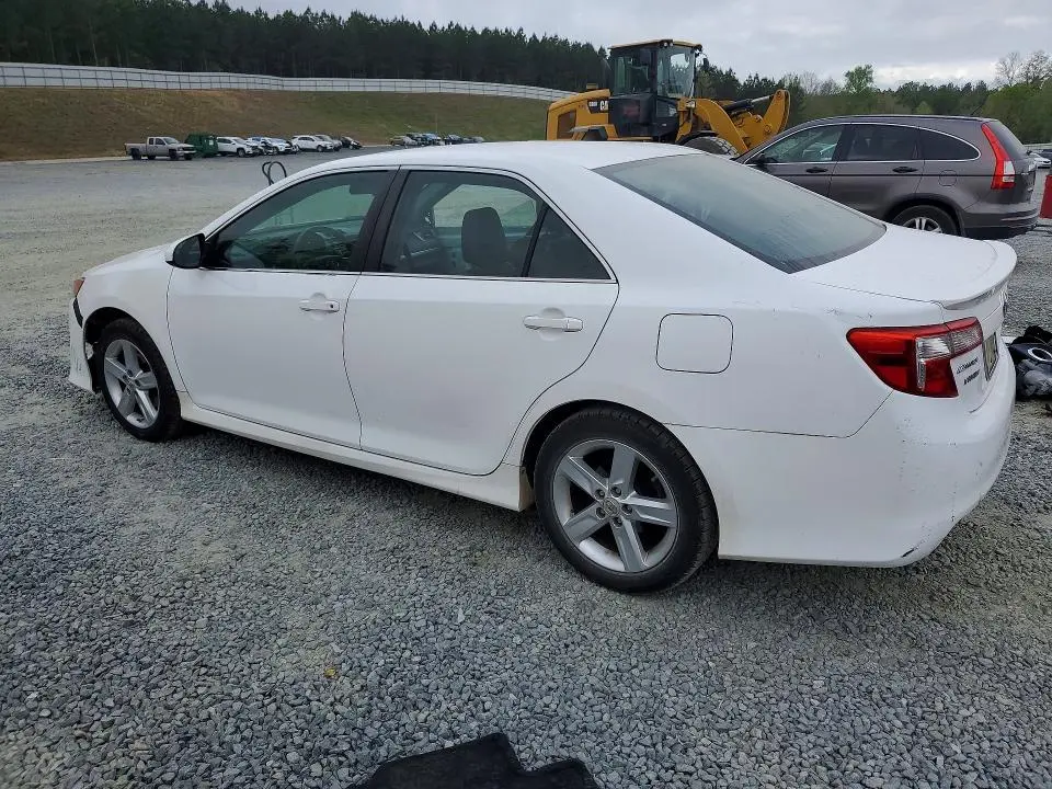 2012 TOYOTA CAMRY SE  