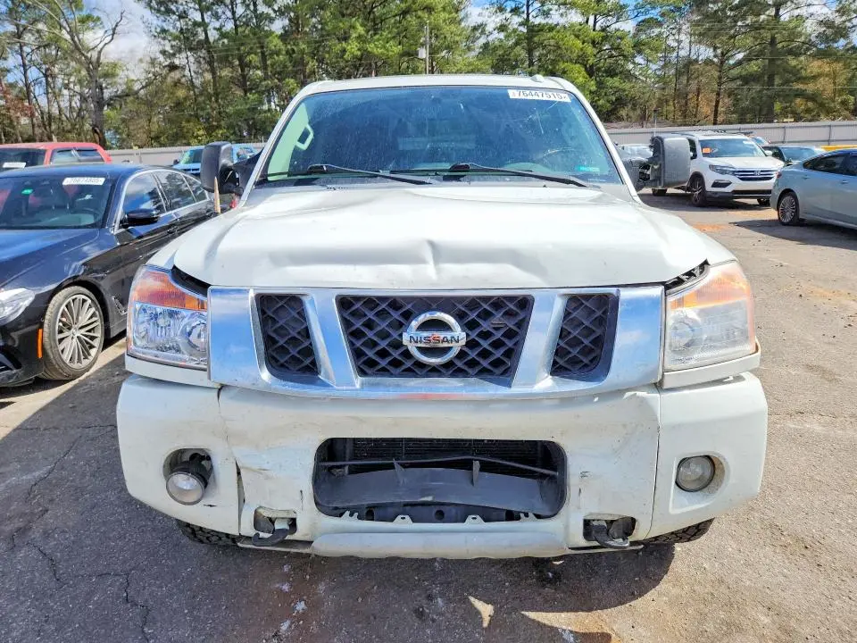 2015 NISSAN TITAN S  