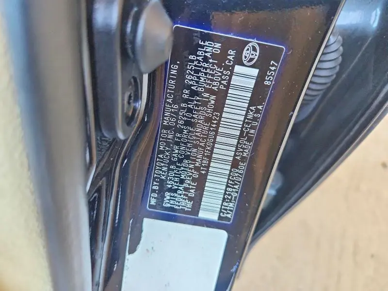 2016 TOYOTA CAMRY LE  