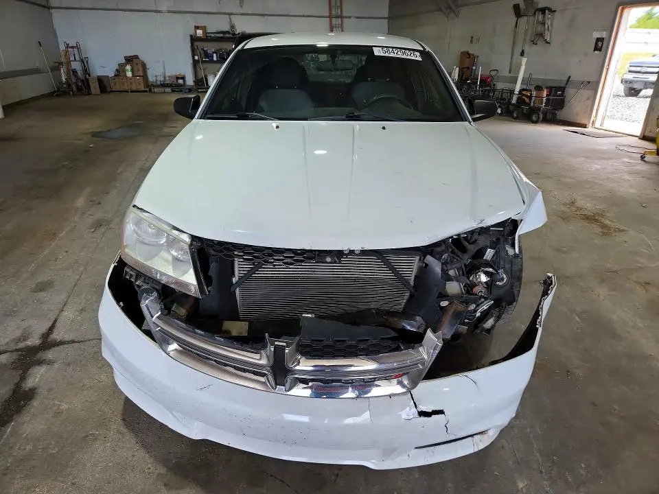 2013 DODGE AVENGER SE  