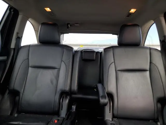 2018 TOYOTA HIGHLANDER SE  