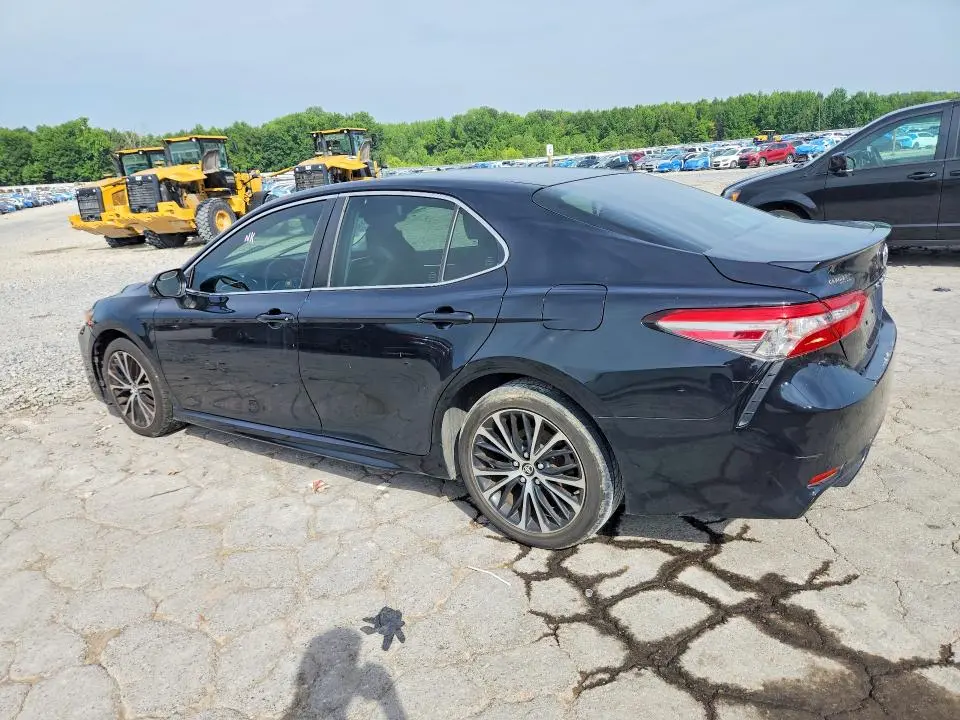 2018 TOYOTA CAMRY SE  