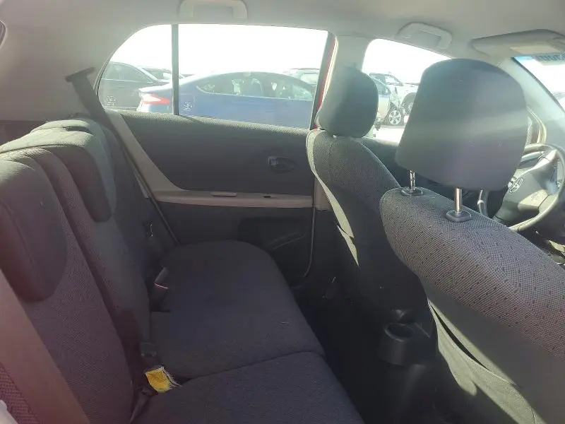 2011 TOYOTA YARIS BASE  