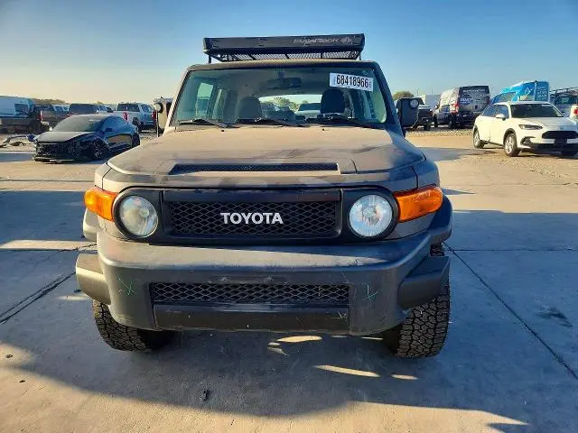 2010 TOYOTA FJ CRUISER BASE  