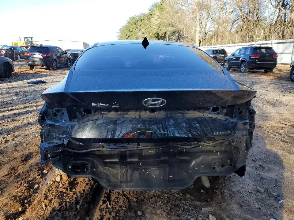 2022 HYUNDAI ELANTRA LIMITED  