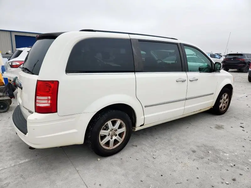 2010 CHRYSLER TOWN & COUNTRY TOURING  