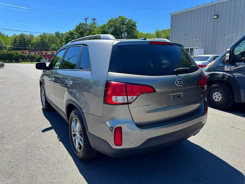 2015 KIA SORENTO LX  
