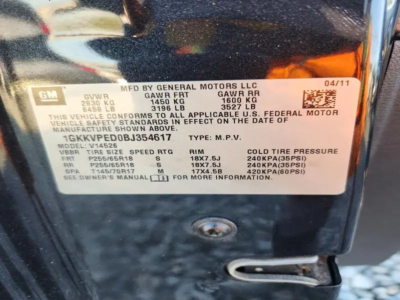2011 GMC ACADIA SLE  