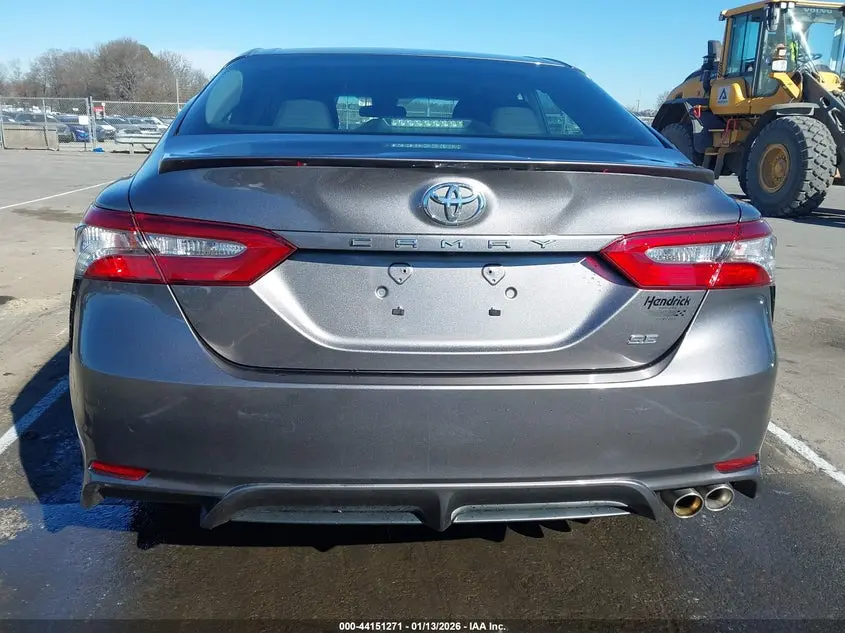 2018 TOYOTA CAMRY SE