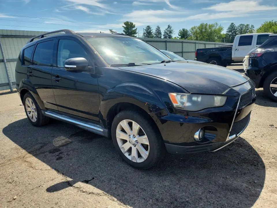 2011 MITSUBISHI OUTLANDER SE  