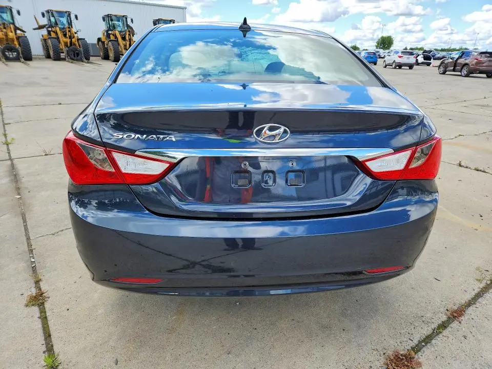 2013 HYUNDAI SONATA GLS  