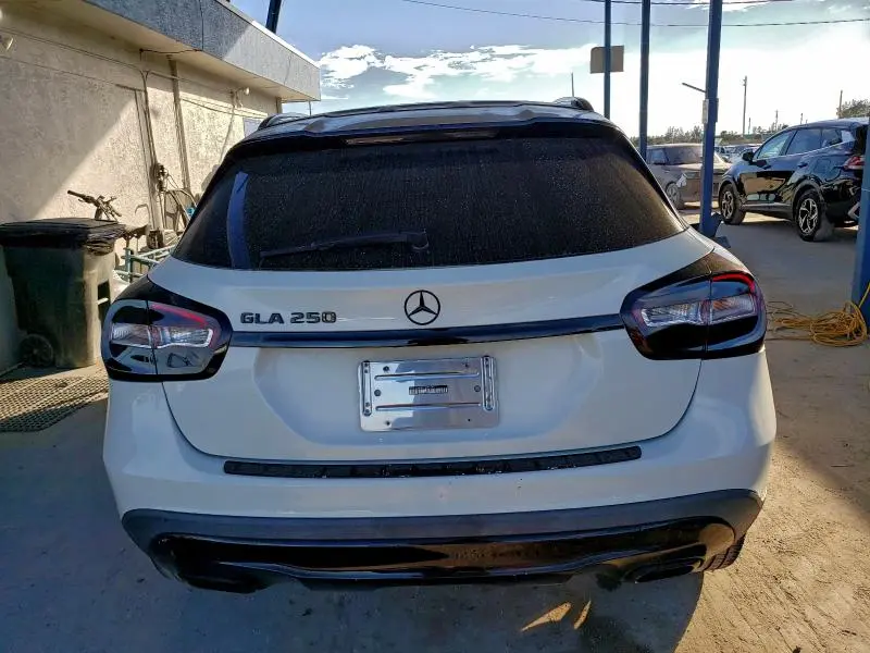 2017 MERCEDES-BENZ GLA 250  