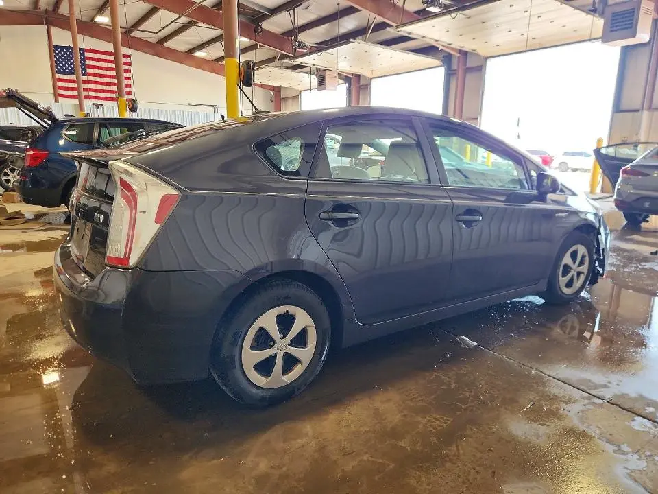2012 TOYOTA PRIUS THREE  