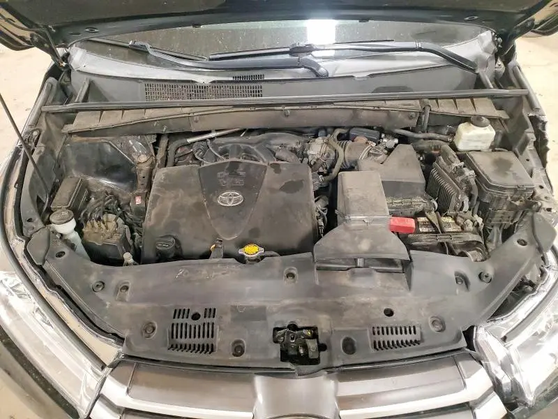 2017 TOYOTA HIGHLANDER XLE  