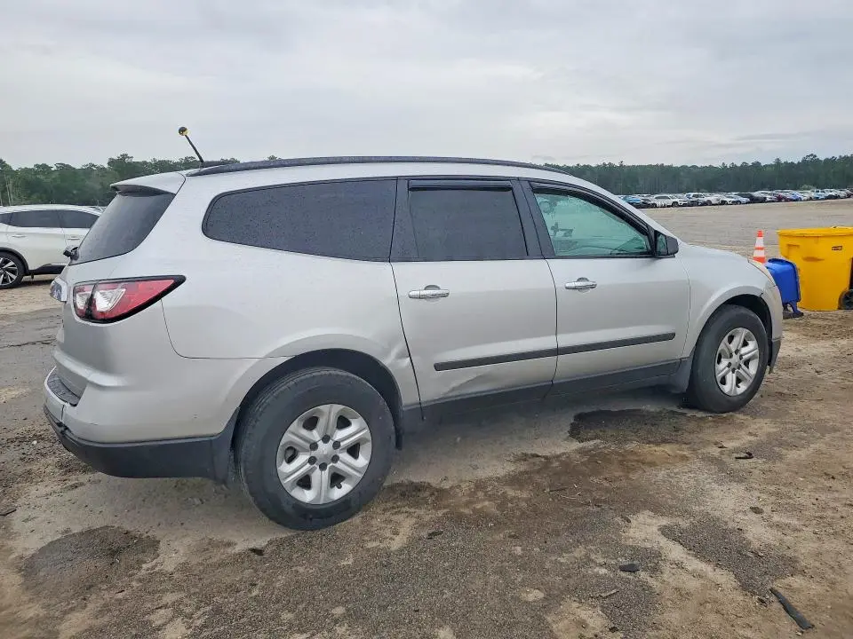 2016 CHEVROLET TRAVERSE LS  