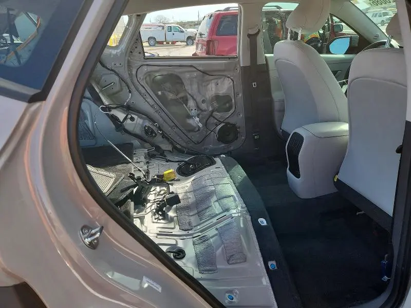 2025 HYUNDAI KONA SE  