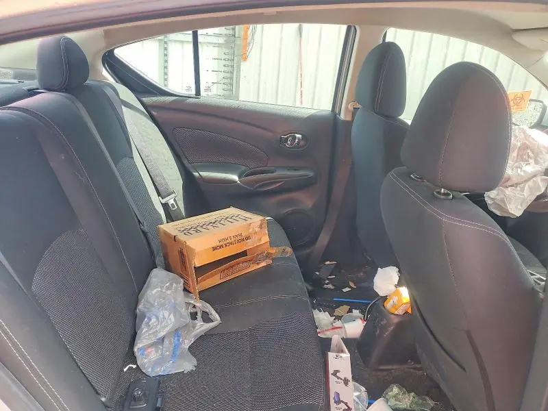 2018 NISSAN VERSA SV  