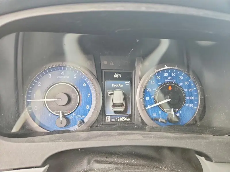 2018 TOYOTA SIENNA LE  