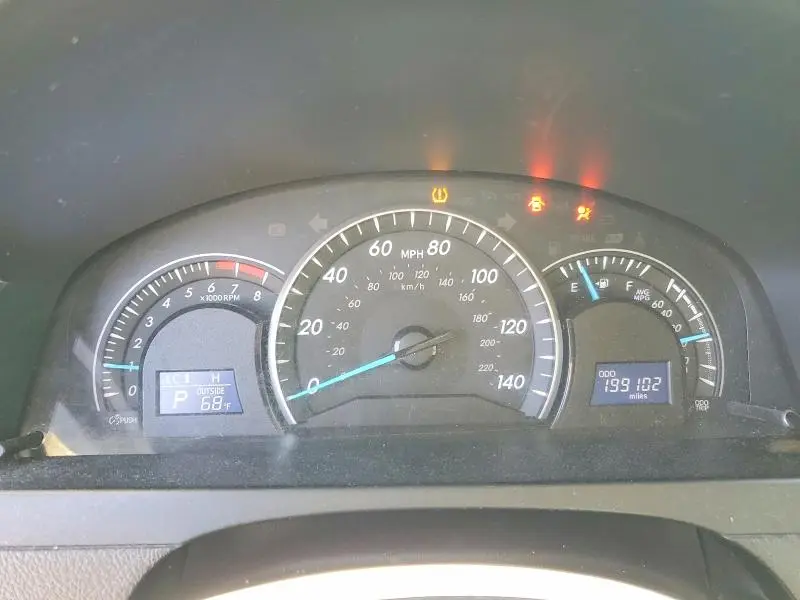 2015 TOYOTA CAMRY LE  