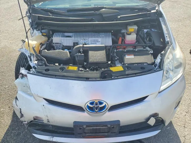 2014 TOYOTA PRIUS THREE  