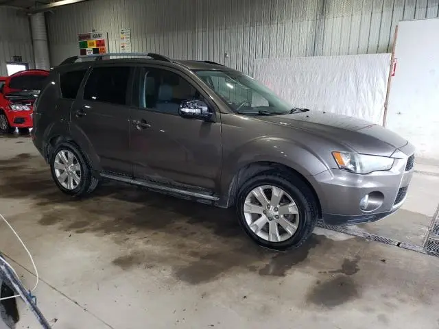 2012 MITSUBISHI OUTLANDER SE  