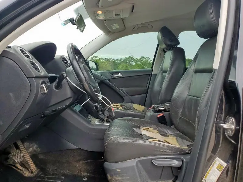 2013 VOLKSWAGEN TIGUAN S  