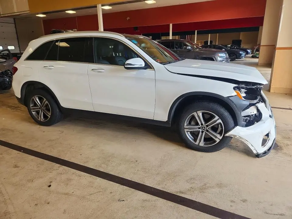 2018 MERCEDES-BENZ GLC 300 4MATIC  