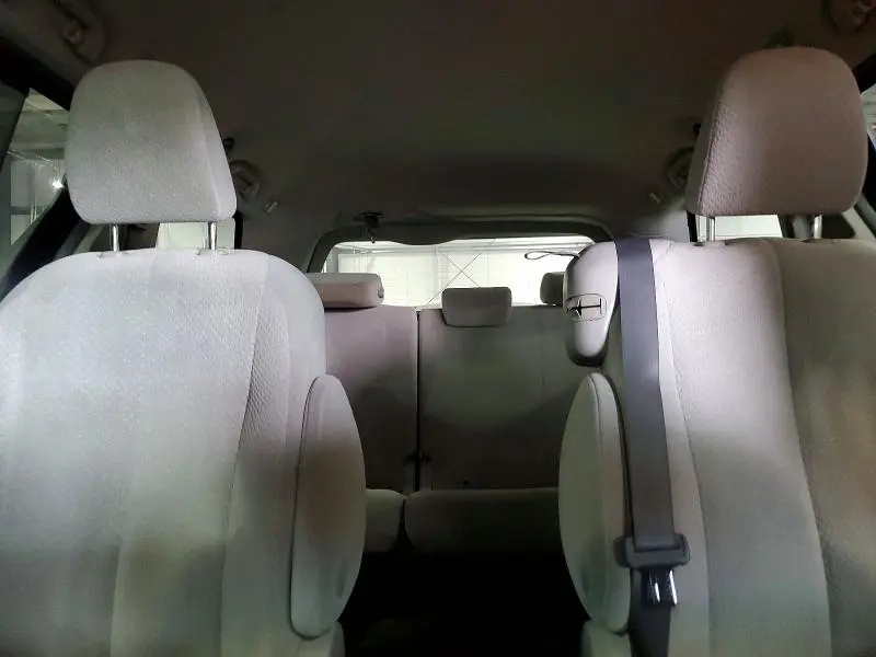 2011 TOYOTA SIENNA LE  