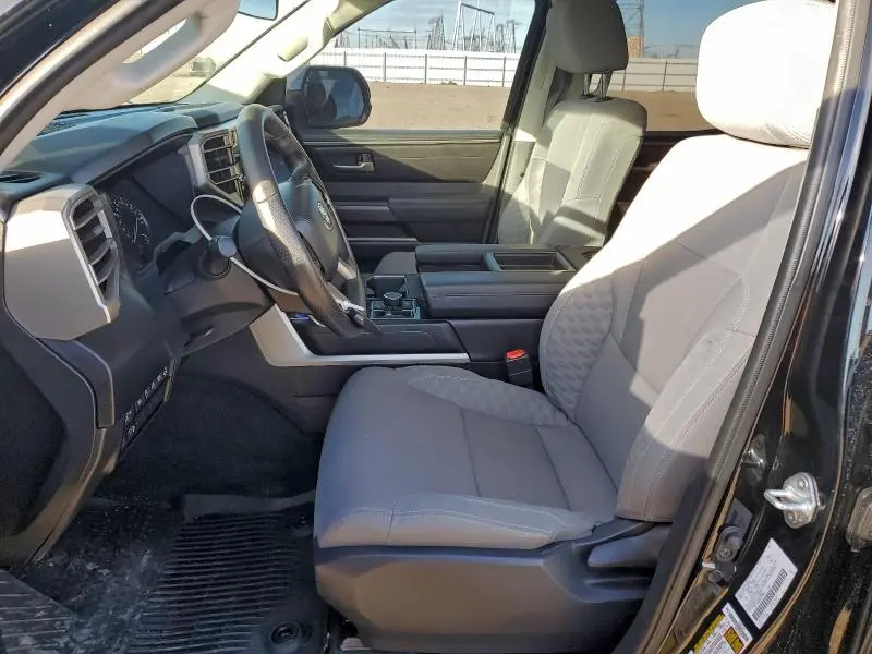 2023 TOYOTA TUNDRA CREWMAX SR  